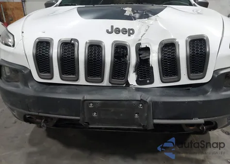 2016 Jeep Cherokee Trailhawk from USA, damaged, VIN 1C4PJMBS8GW122145